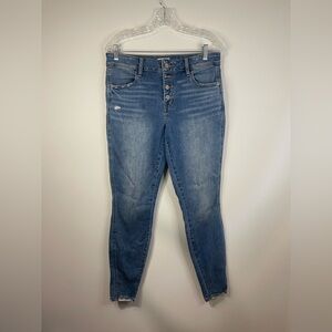 Maurices Medium Blue Button-Fly‎ jeggings distressed Jeans